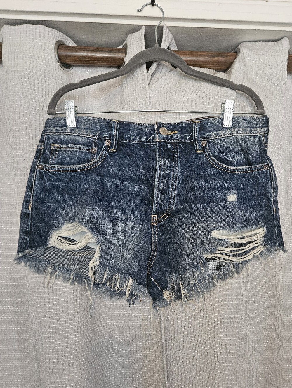 Free People We The Free Denim Distressed Shorts Size 28